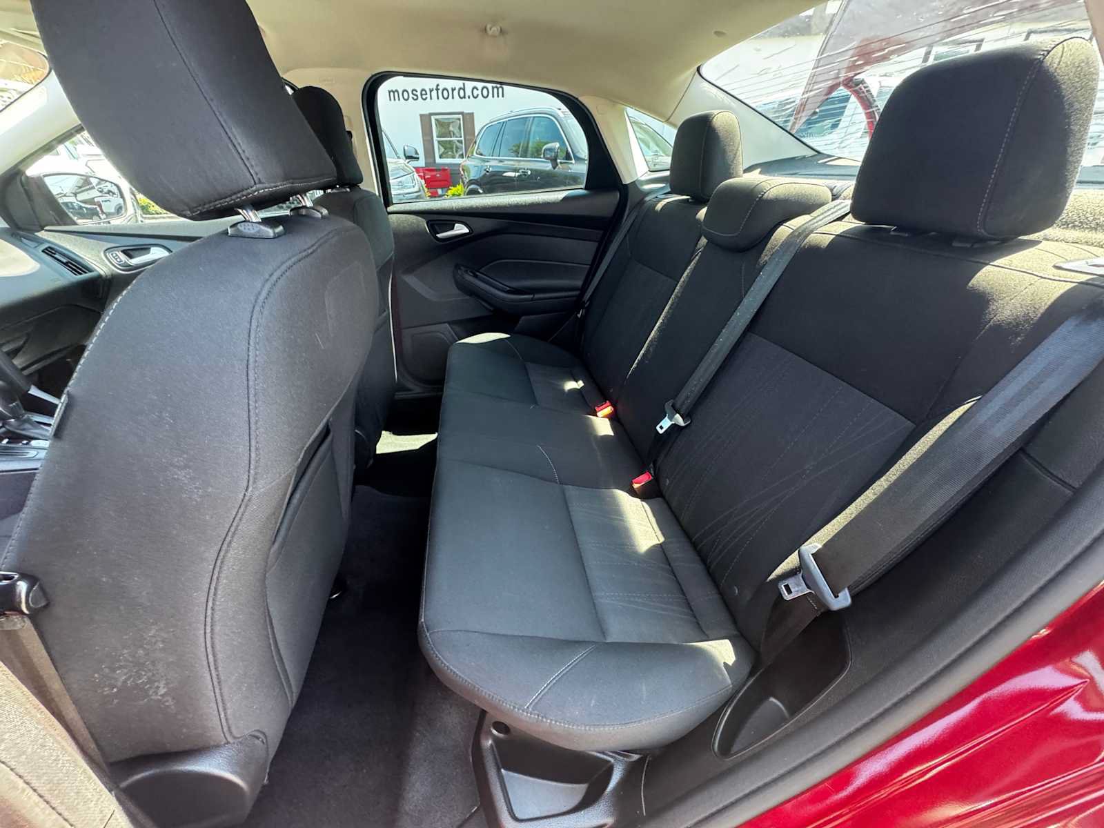 Used 2016 Ford Focus SE w/ SE Power Seat Package FWD image 21