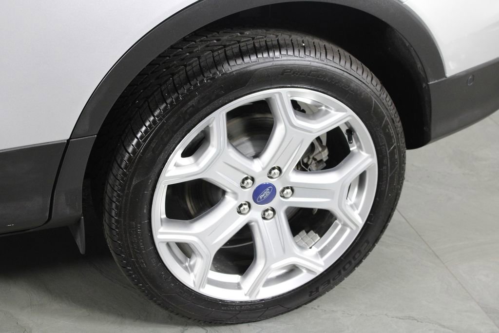 Used 2019 Ford Escape Titanium image 10