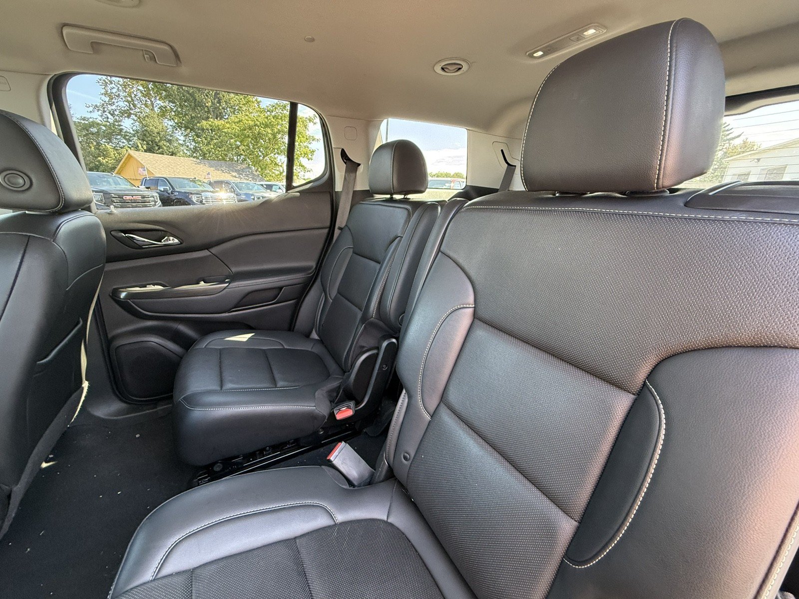 Used 2023 GMC Acadia SLT AWD/4WD image 24