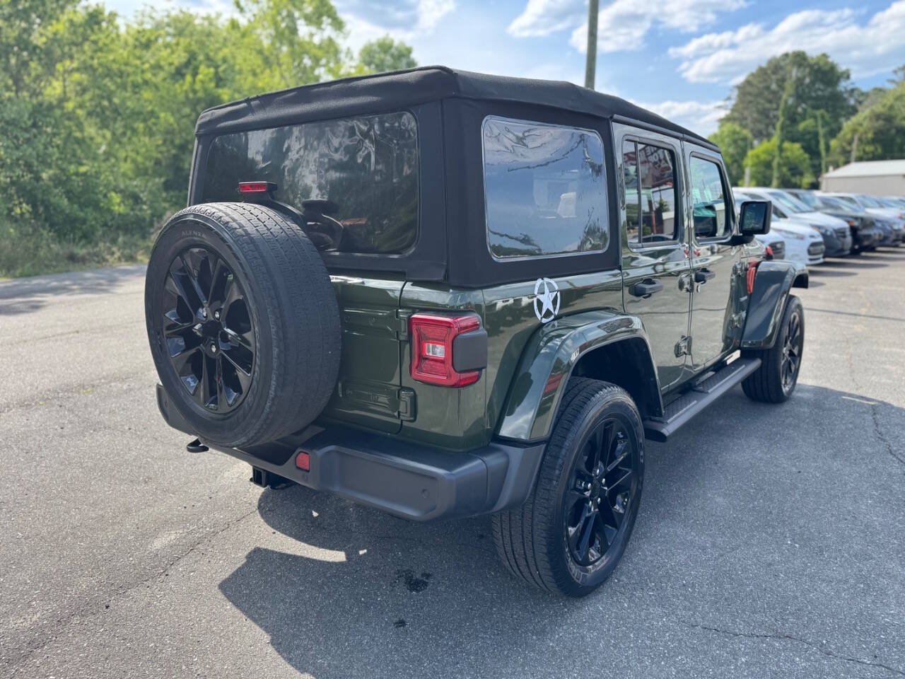 Used 2021 Jeep Wrangler Unlimited Sahara w/ Cold Weather Group AWD/4WD image 7