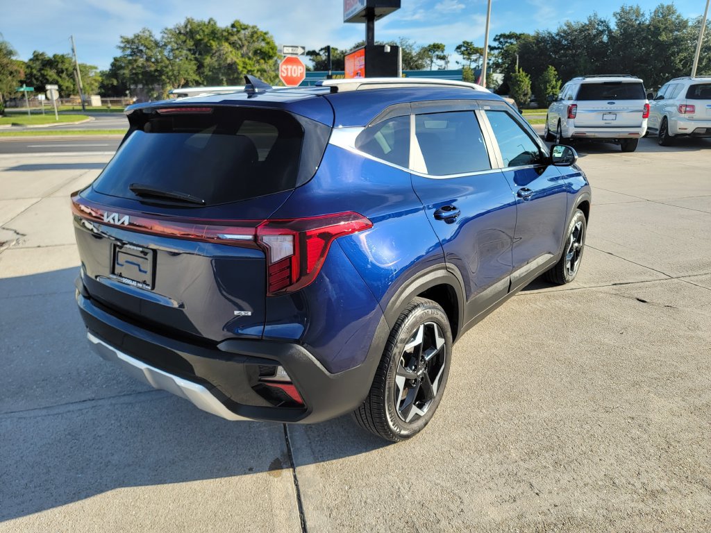 Used 2024 Kia Seltos EX AWD/4WD image 5