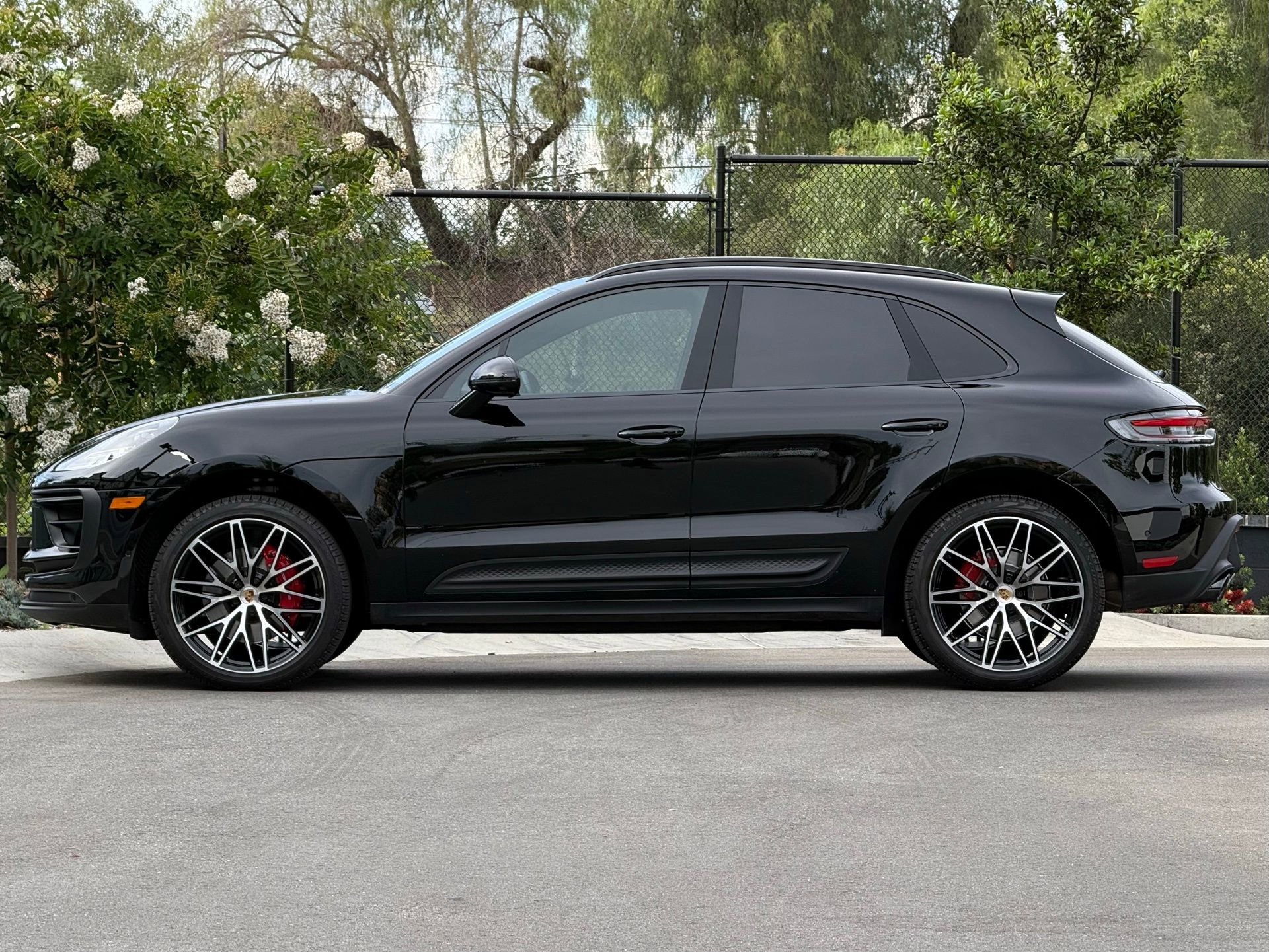 Certified 2024 Porsche Macan S image 2