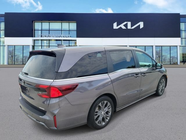 Used 2025 Honda Odyssey Touring image 4