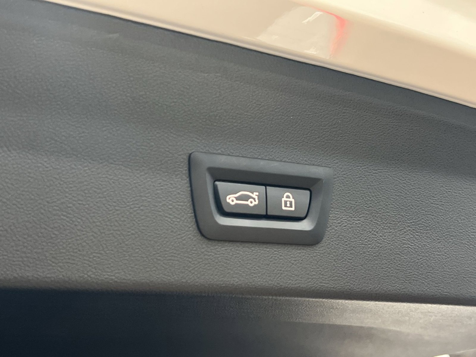 Used 2023 BMW X4 xDrive30i w/ Parking Assistance Package image 25