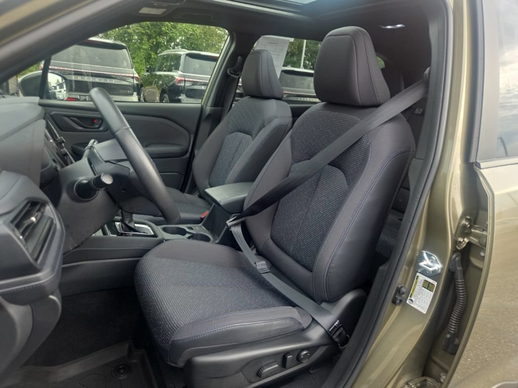 Used 2025 Subaru Forester Premium AWD/4WD image 31