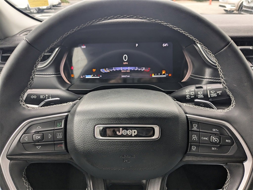 Used 2024 Jeep Grand Cherokee Laredo X image 34