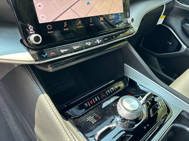 New 2026 Jeep Grand Wagoneer L Limited AWD/4WD image 26