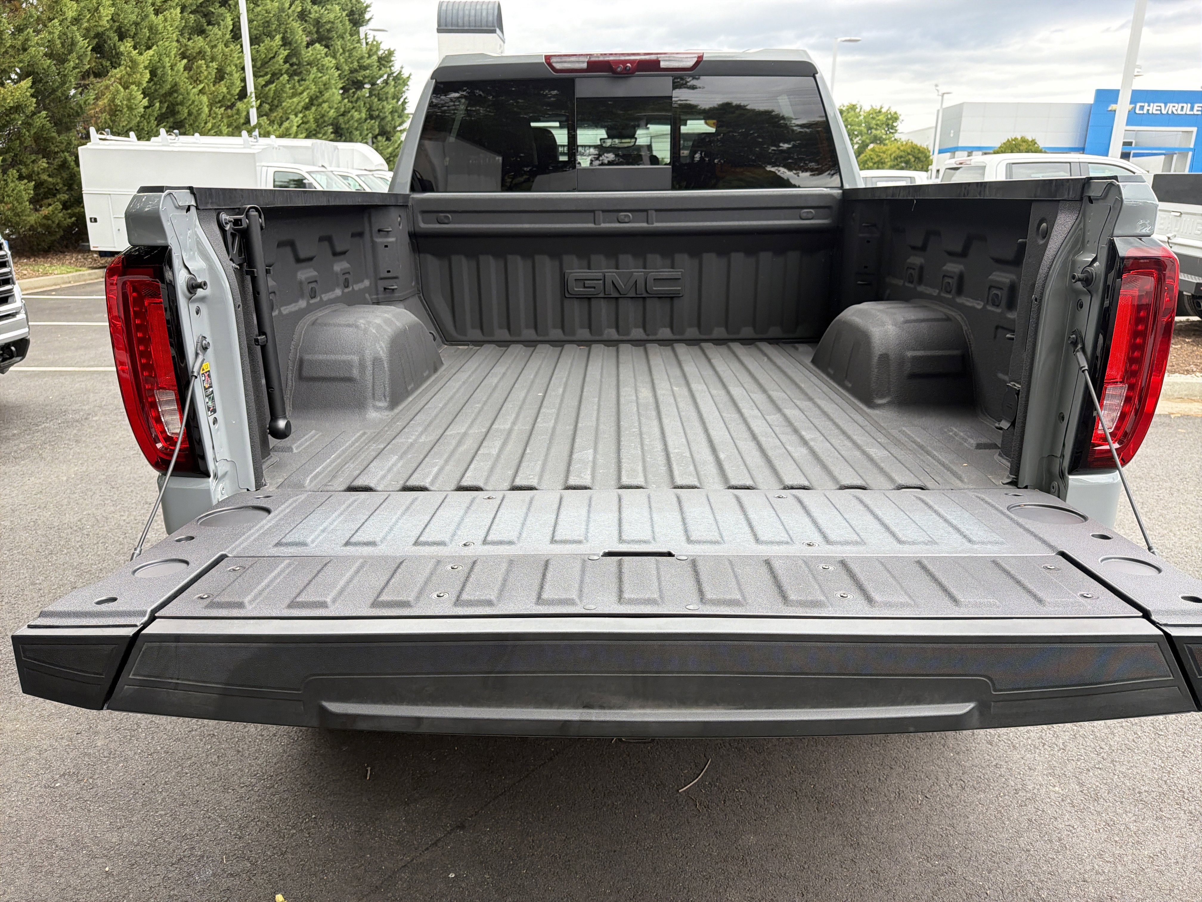 Used 2025 GMC Sierra 1500 AT4 w/ AT4 Premium Package AWD/4WD image 33