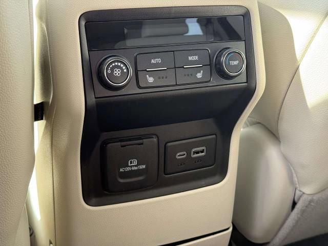 Used 2023 GMC Acadia Denali w/ Denali Ultimate Package image 17