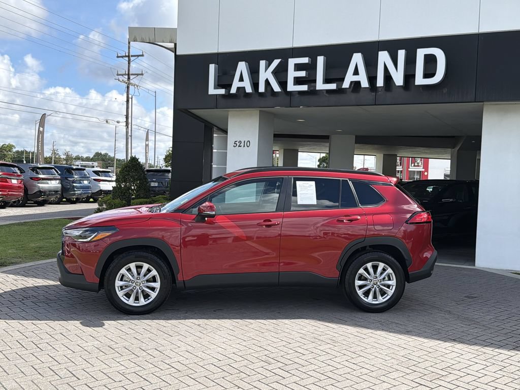 Used 2023 Toyota Corolla Cross LE FWD image 3
