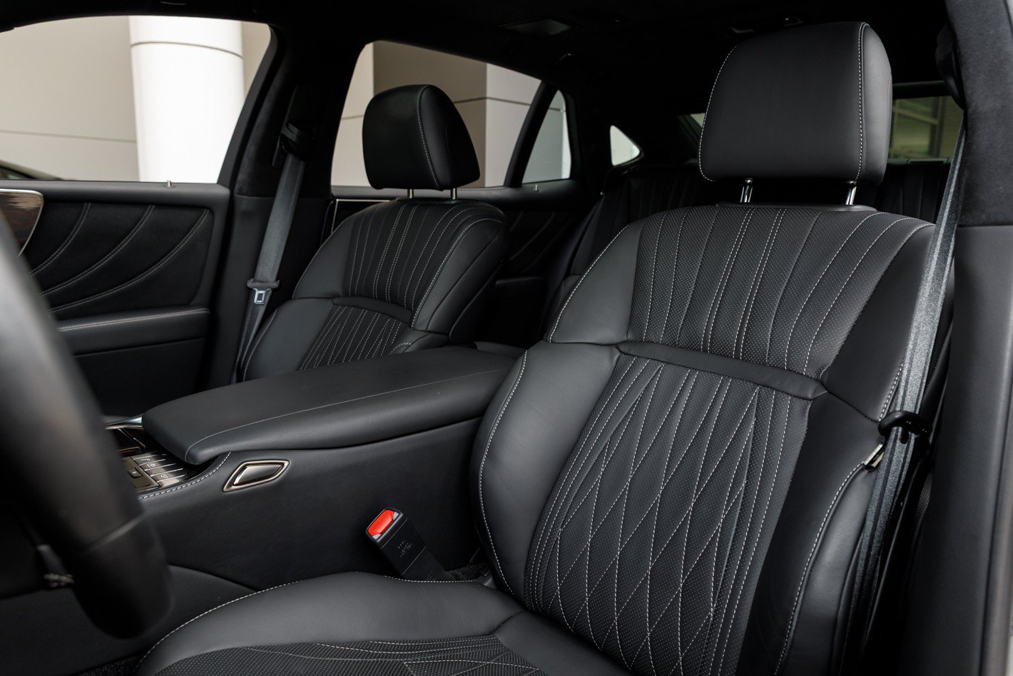 Used 2020 Lexus LS 500 w/ Interior Upgrade Package RWD image 37