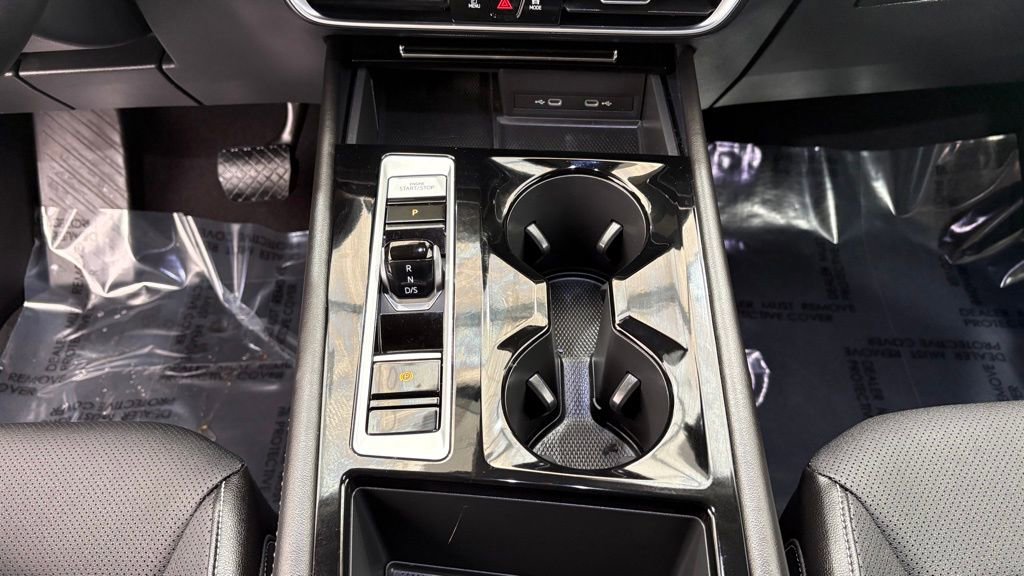 Used 2024 Volkswagen Atlas SE w/ Black Wheel Package image 42