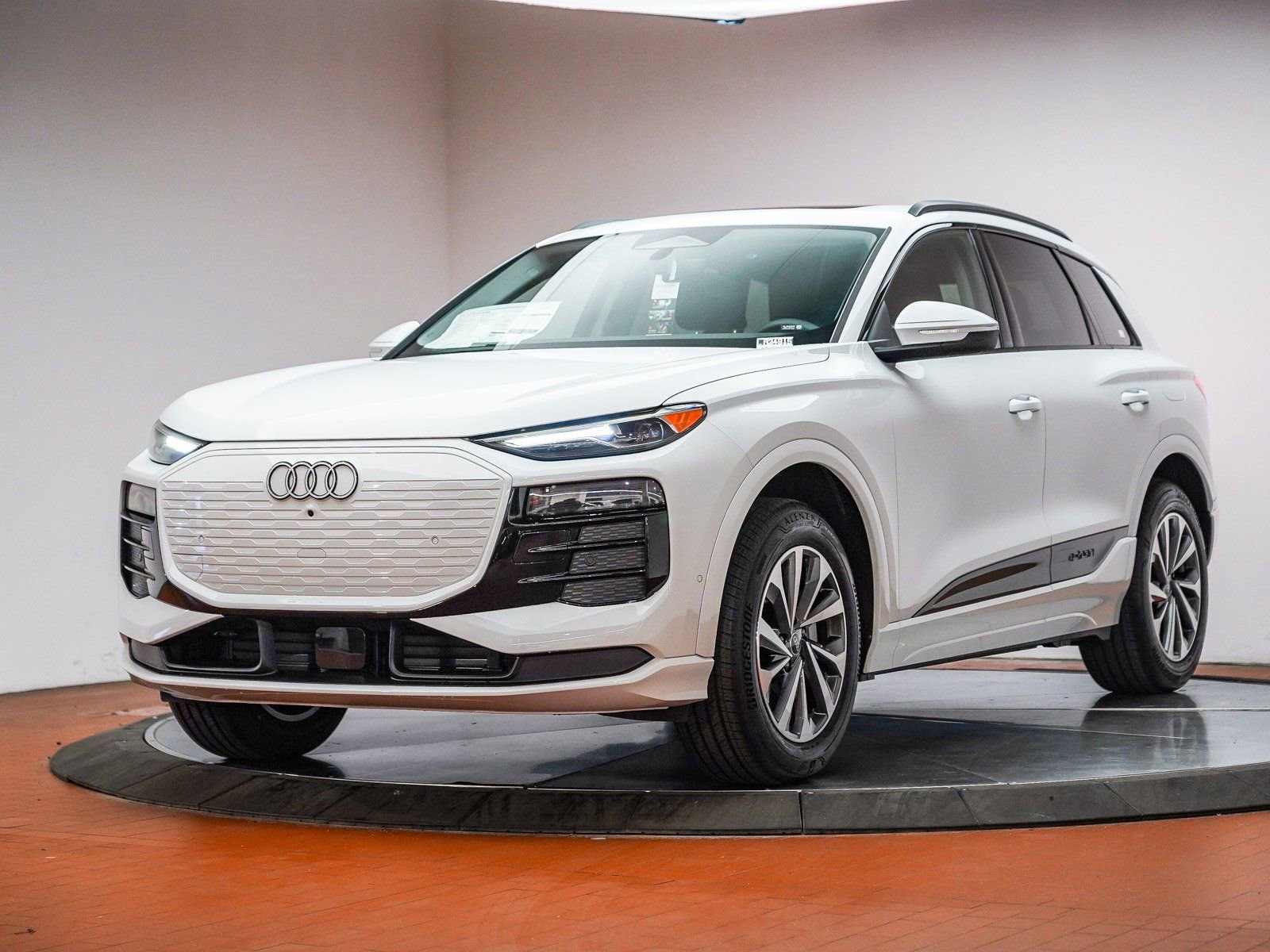 New 2025 Audi Q6 e-tron Premium AWD/4WD image 2