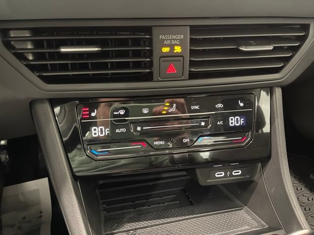 Used 2025 Volkswagen Jetta SE FWD image 30