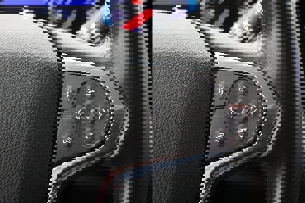 Used 2020 Chevrolet Traverse LT image 20