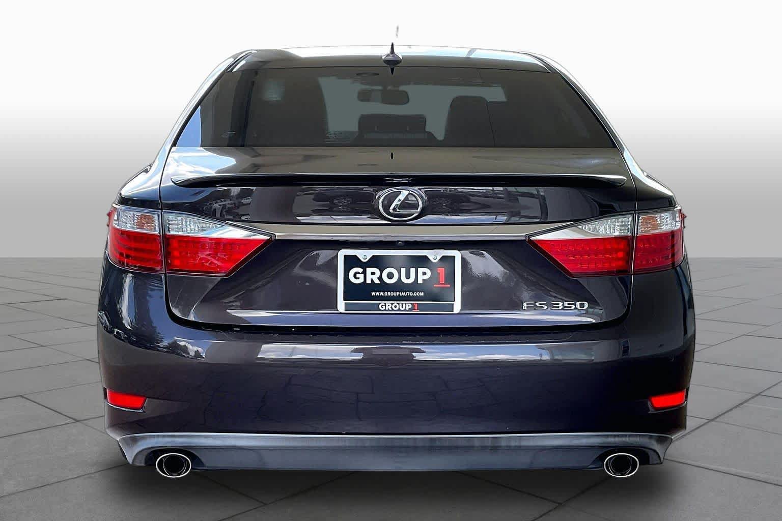 Used 2014 Lexus ES 350 w/ Luxury Package FWD image 5