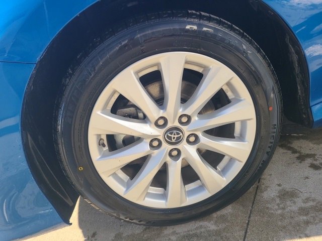 Used 2019 Toyota Camry LE image 12