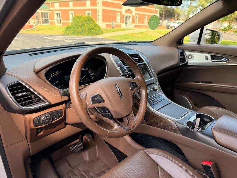 Used 2016 Lincoln MKX Reserve w/ Luxury Package FWD image 14