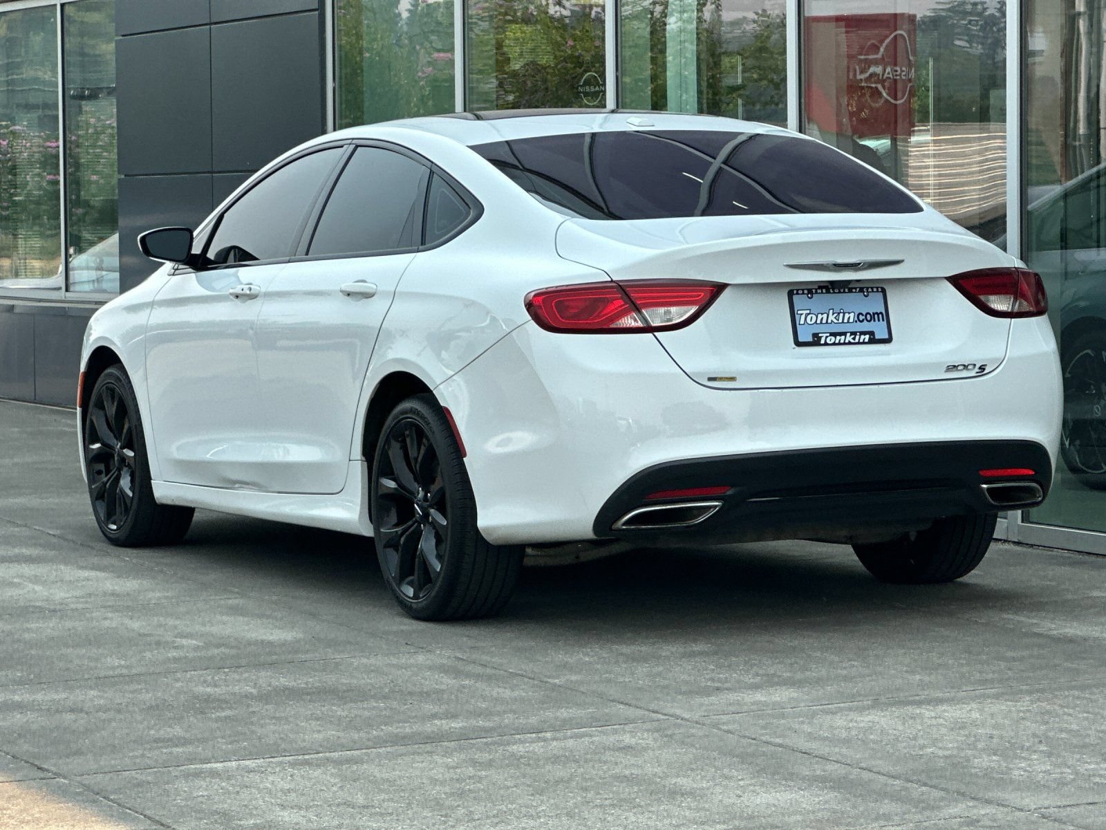 Used 2015 Chrysler 200 S w/ Sun/Sound Group FWD image 5