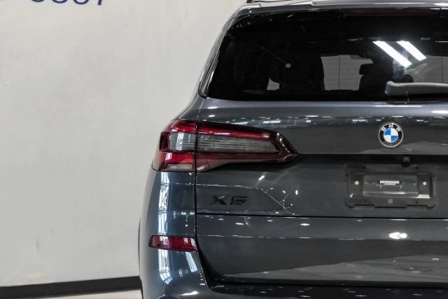 Used 2022 BMW X5 xDrive40i w/ M Sport Package AWD/4WD image 46