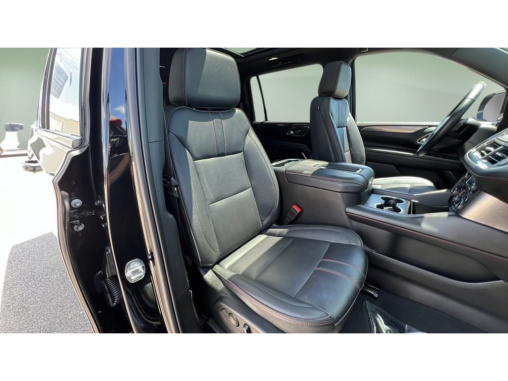 Certified 2024 Chevrolet Suburban RST w/ Luxury Package AWD/4WD image 32
