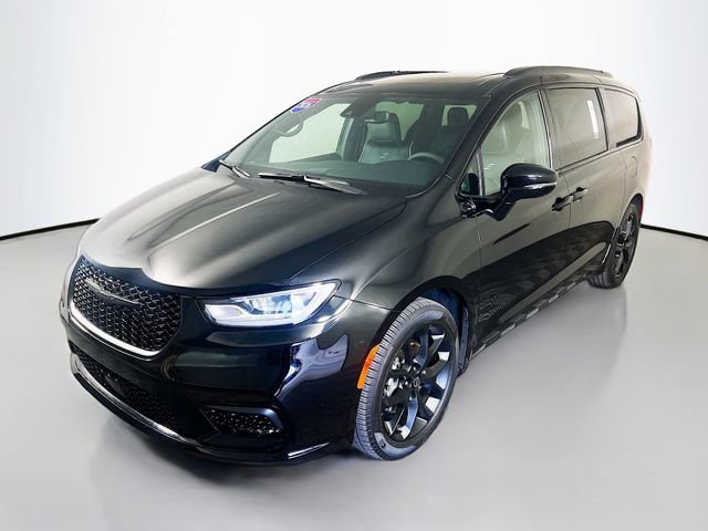 Used 2026 Chrysler Pacifica Limited w/ S Appearance Package image 4