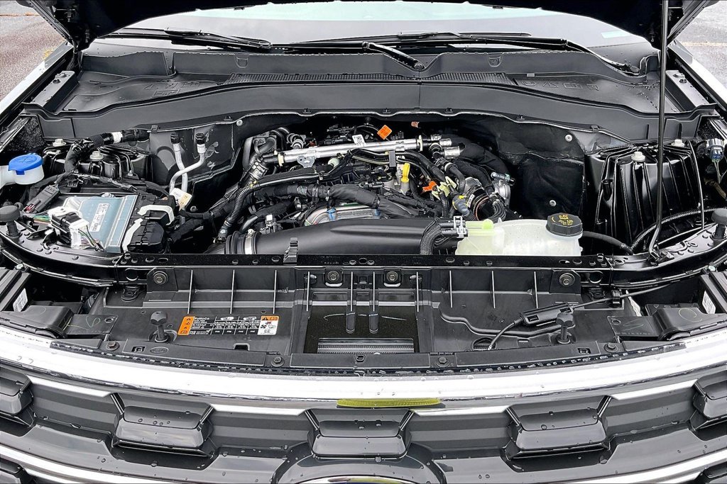 New 2026 Ford Explorer Active RWD image 12
