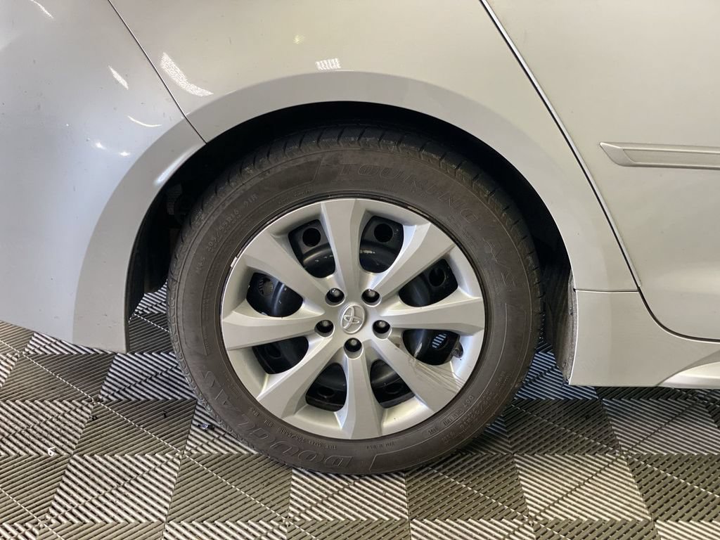 Used 2025 Toyota Corolla LE FWD image 18
