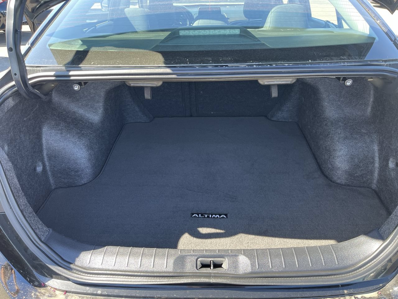 Used 2025 Nissan Altima 2.5 SV FWD image 22