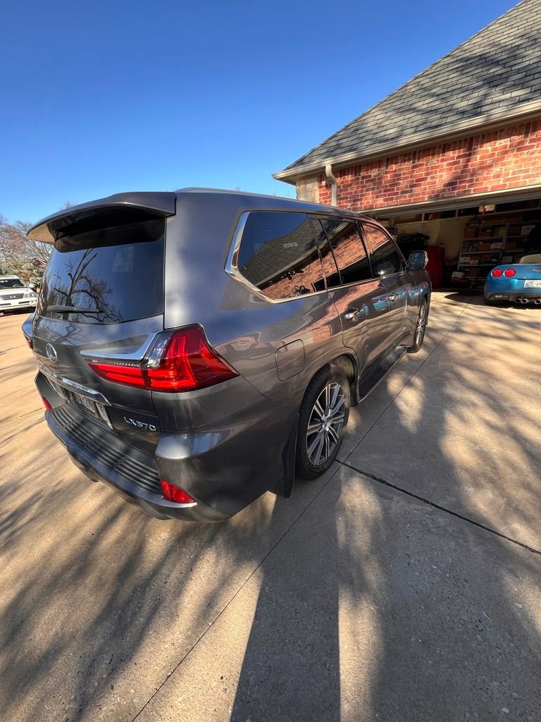 Used 2017 Lexus LX 570 4WD w/ Luxury Package image 9