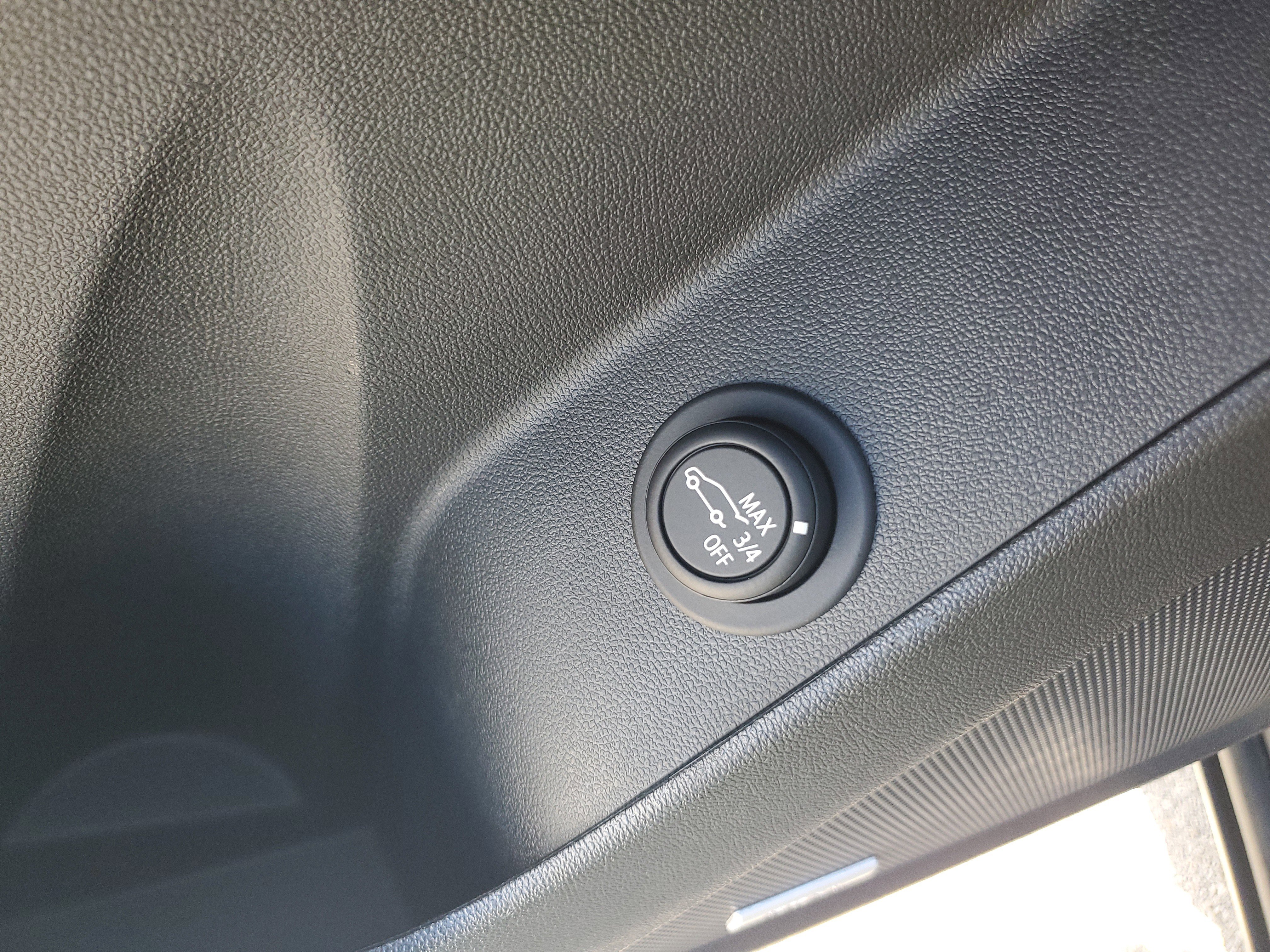 Used 2024 Chevrolet Equinox RS w/ RS Leather Package image 28