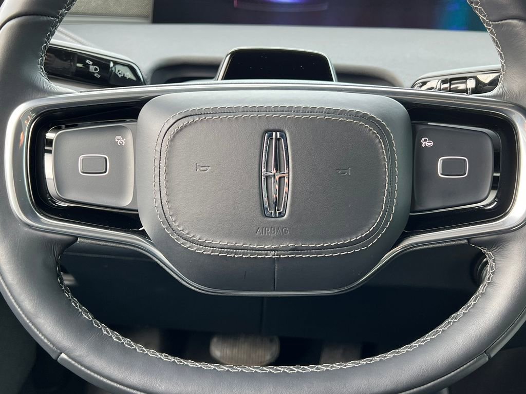 Used 2025 Lincoln Navigator Reserve w/ Jet Appearance Package image 21