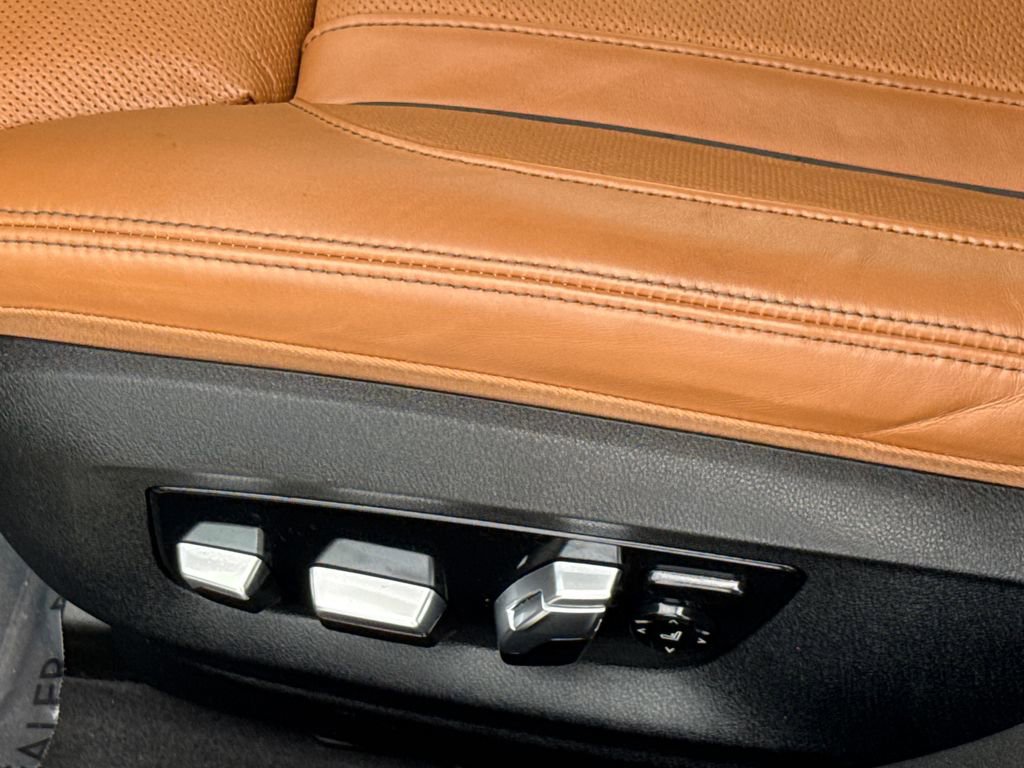 Used 2021 BMW 750i xDrive w/ Executive Package image 26