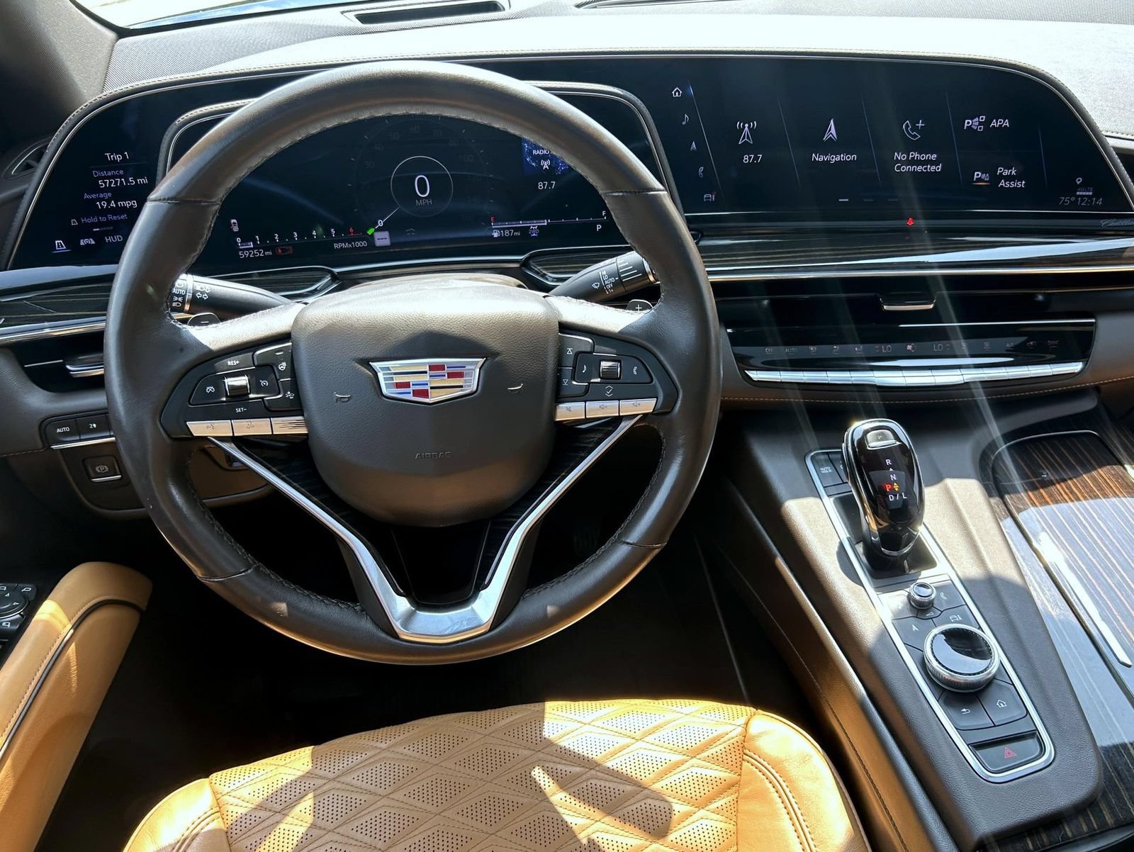 Certified 2023 Cadillac Escalade Premium Luxury AWD/4WD image 16