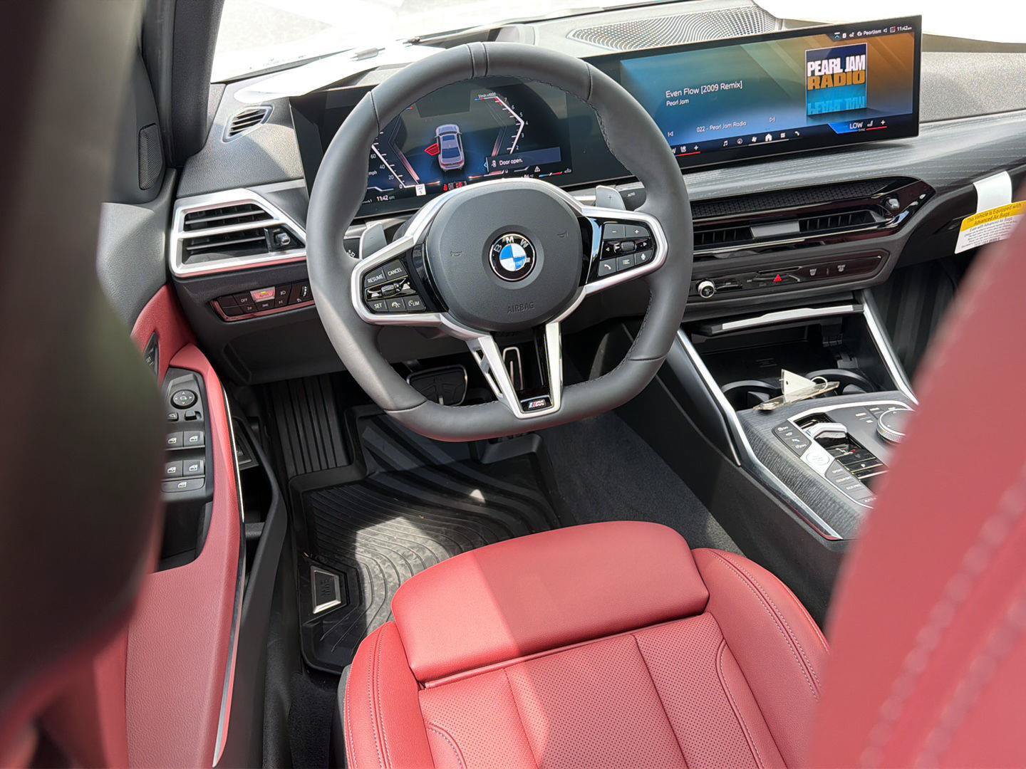 New 2026 BMW 330i xDrive Sedan w/ M Sport Package AWD/4WD image 18