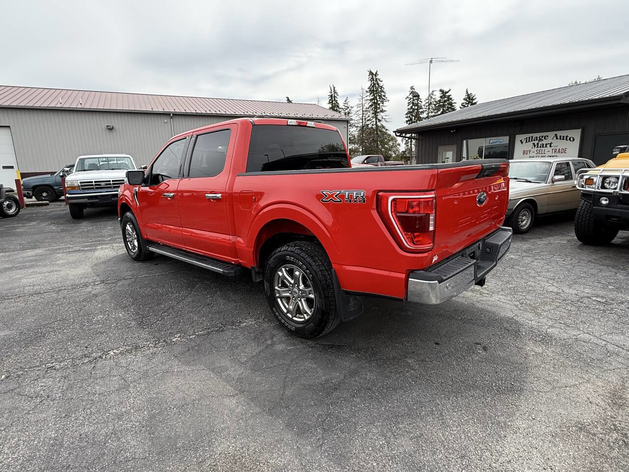 Used 2021 Ford F150 XLT w/ Equipment Group 301A Mid AWD/4WD image 3