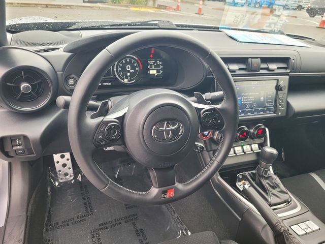 Used 2025 Toyota GR86 Premium w/ ALL Weather Mat Package (TMS) image 30