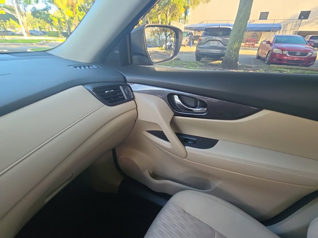 Used 2019 Nissan Rogue SV FWD image 27