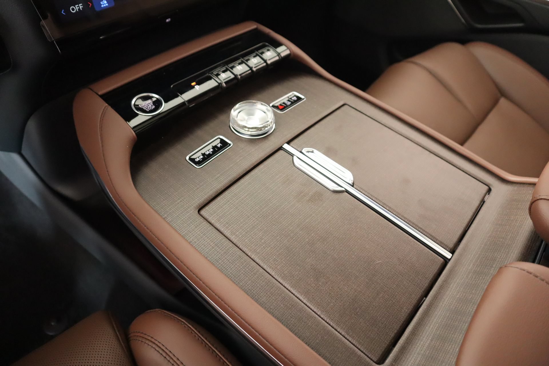 New 2026 Lincoln Navigator Reserve AWD/4WD image 8