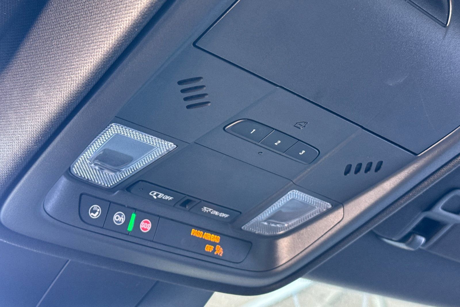 Used 2025 Cadillac XT4 Premium Luxury image 22