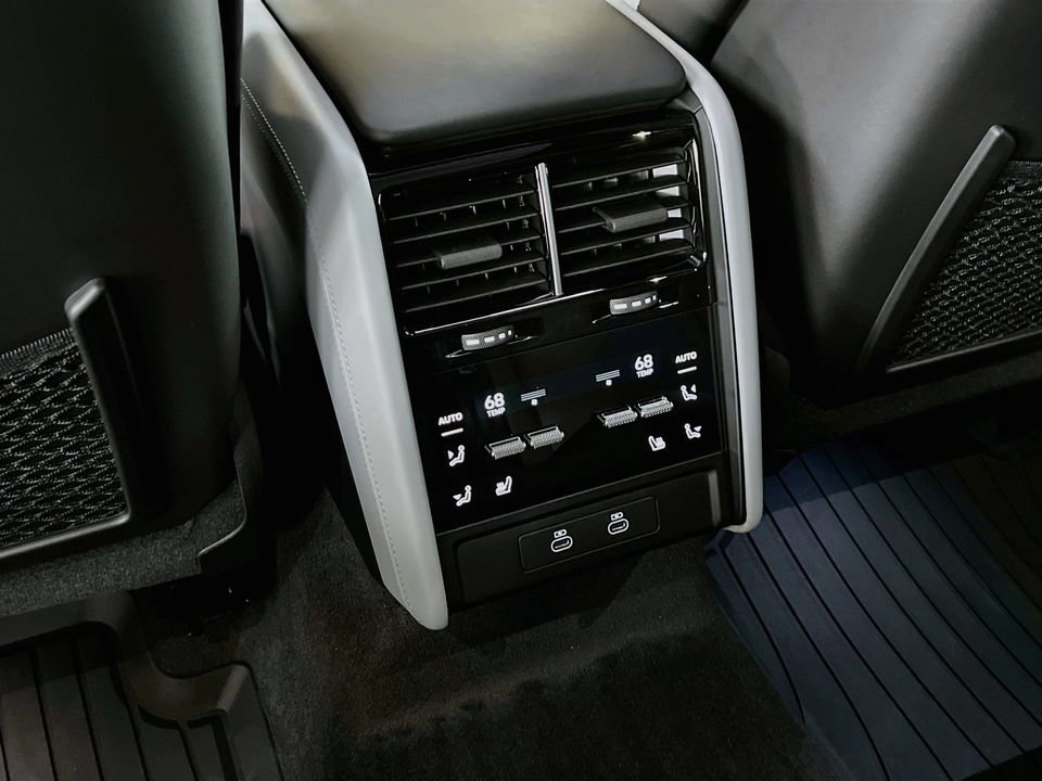 New 2026 Porsche Cayenne Electric AWD/4WD image 27