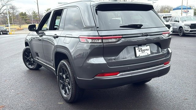 New 2026 Jeep Grand Cherokee Laredo image 7