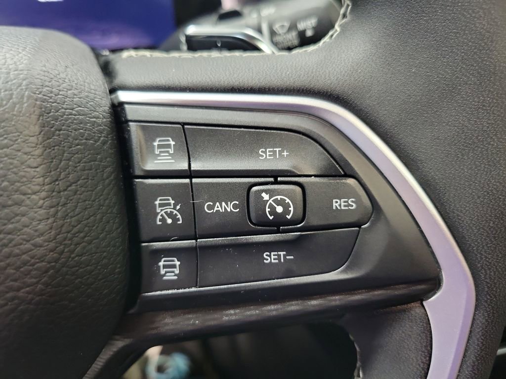 Used 2024 Jeep Grand Cherokee L Laredo AWD/4WD image 37