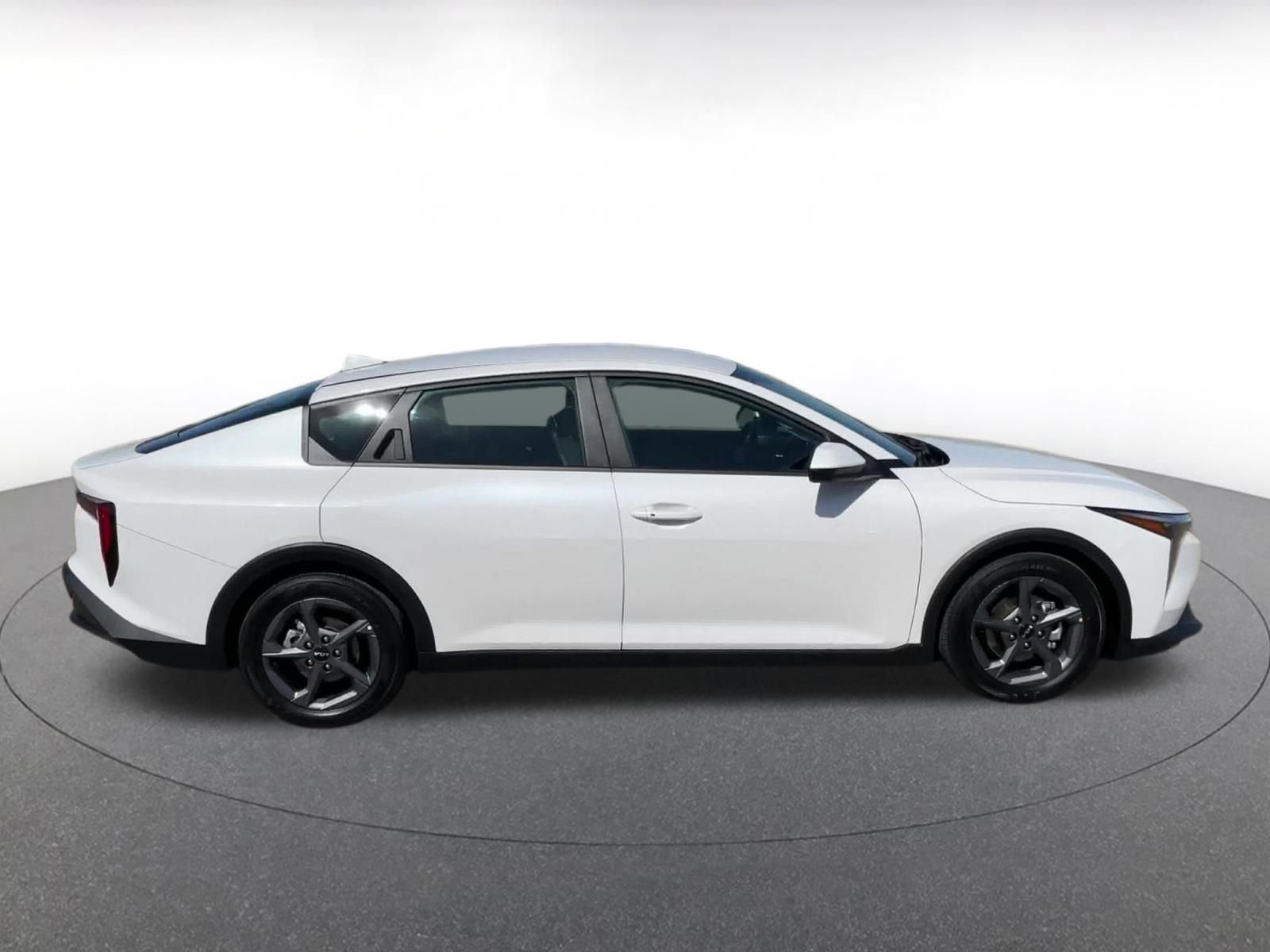 Used 2025 Kia K4 LXS image 16