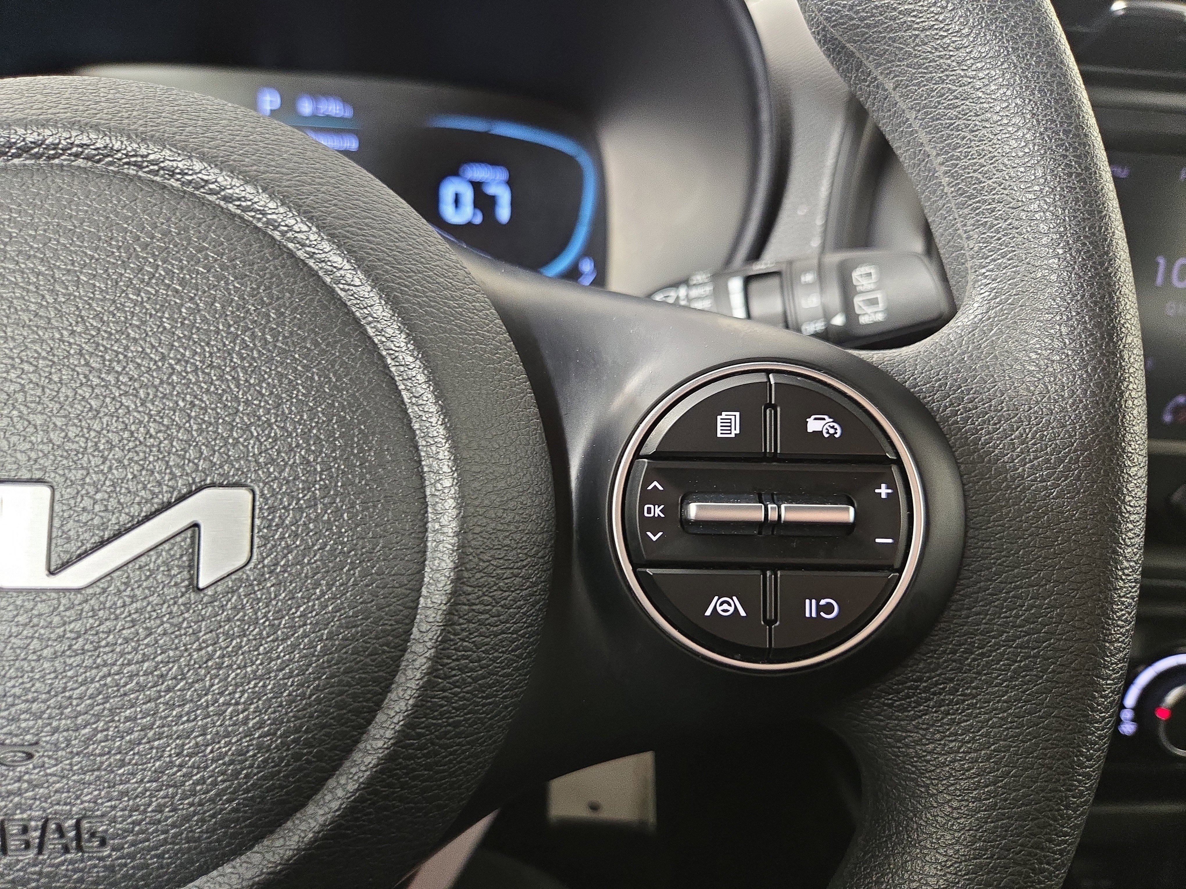 Used 2023 Kia Soul LX w/ LX Technology Package image 16