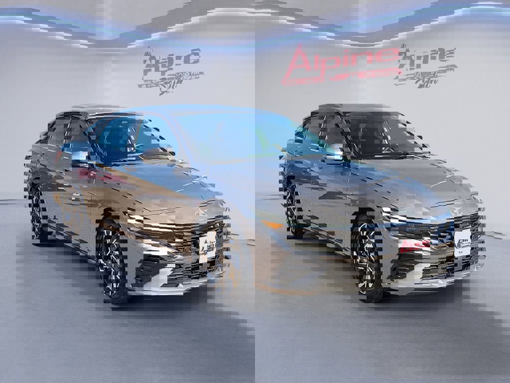 Used 2024 Hyundai Elantra SEL w/ Convenience Package image 7