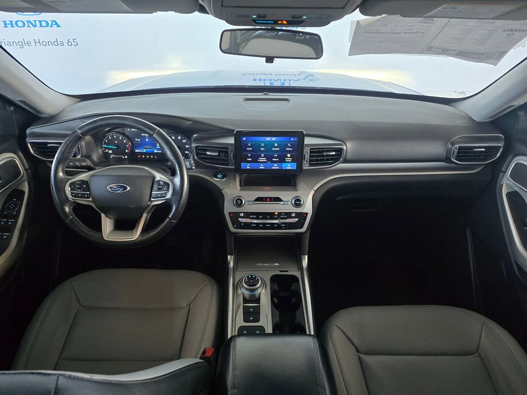 Used 2021 Ford Explorer XLT image 7