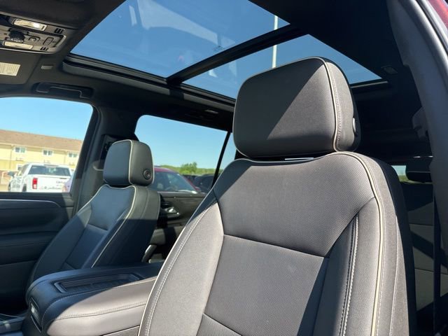 Used 2022 GMC Yukon XL SLT w/ SLT Premium Package AWD/4WD image 15