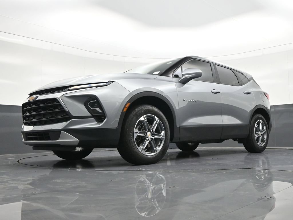 Used 2024 Chevrolet Blazer LT FWD image 25