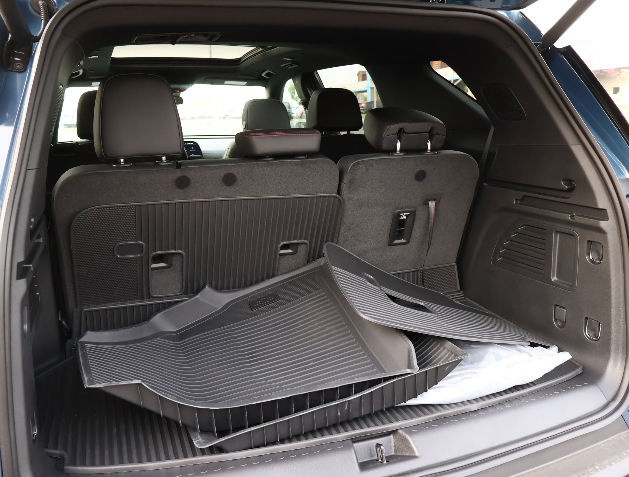 New 2026 Chevrolet Traverse Z71 w/ LPO, Floor Liner Package image 25
